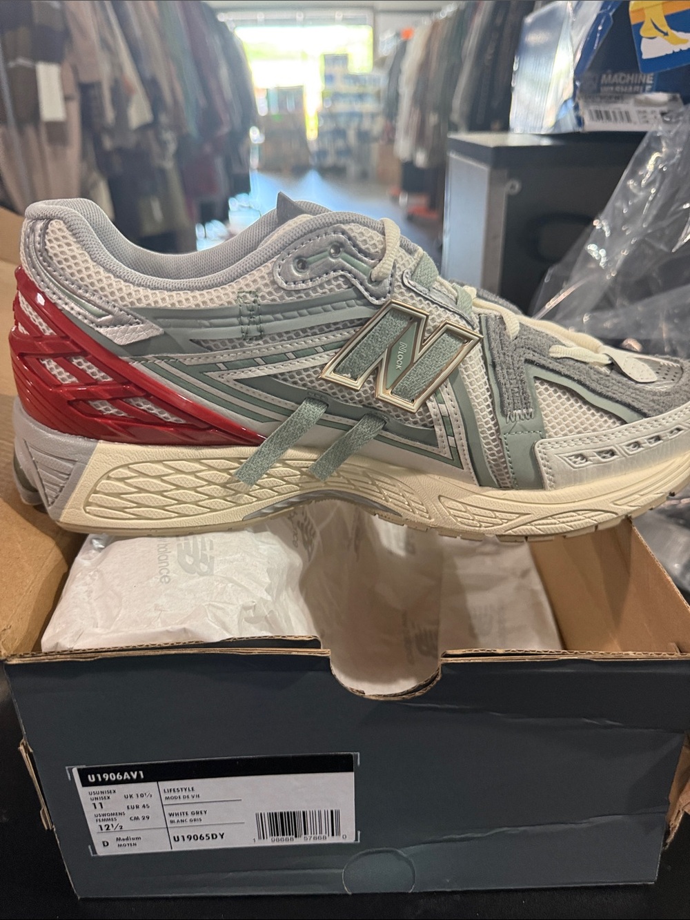 New Balance U1906AV1 Men’s Shoes NIB - Picture 5 of 7